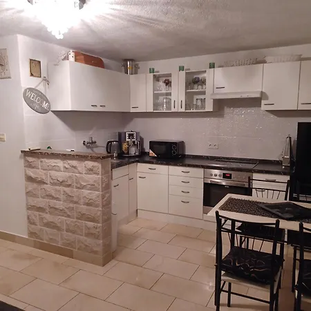 Lejlighed In Tamara -pool Beheizt ,meerblick