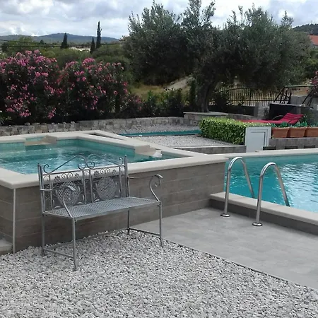 In Tamara -pool Beheizt ,meerblick * Škrip