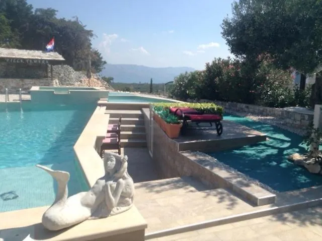 In Tamara -pool Beheizt ,meerblick