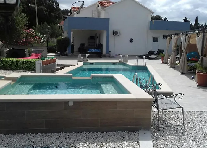 Lejlighed In Tamara -pool Beheizt ,meerblick
