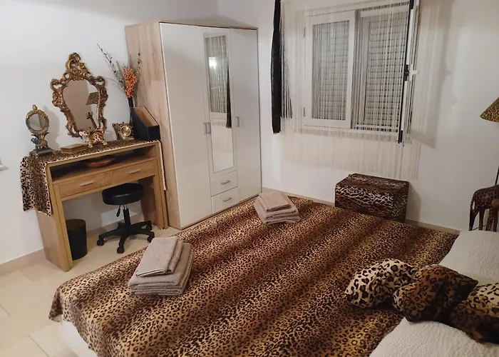 Lejlighed In Tamara -pool Beheizt ,meerblick Škrip
